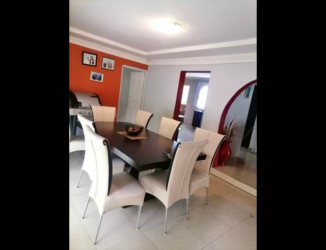 4 BEDROOM HOUSE FOR SALE IN DOON HEIGHTS